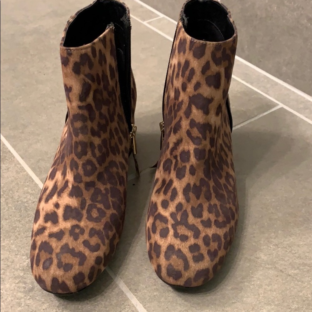 Sam and Libby Leopard print booties